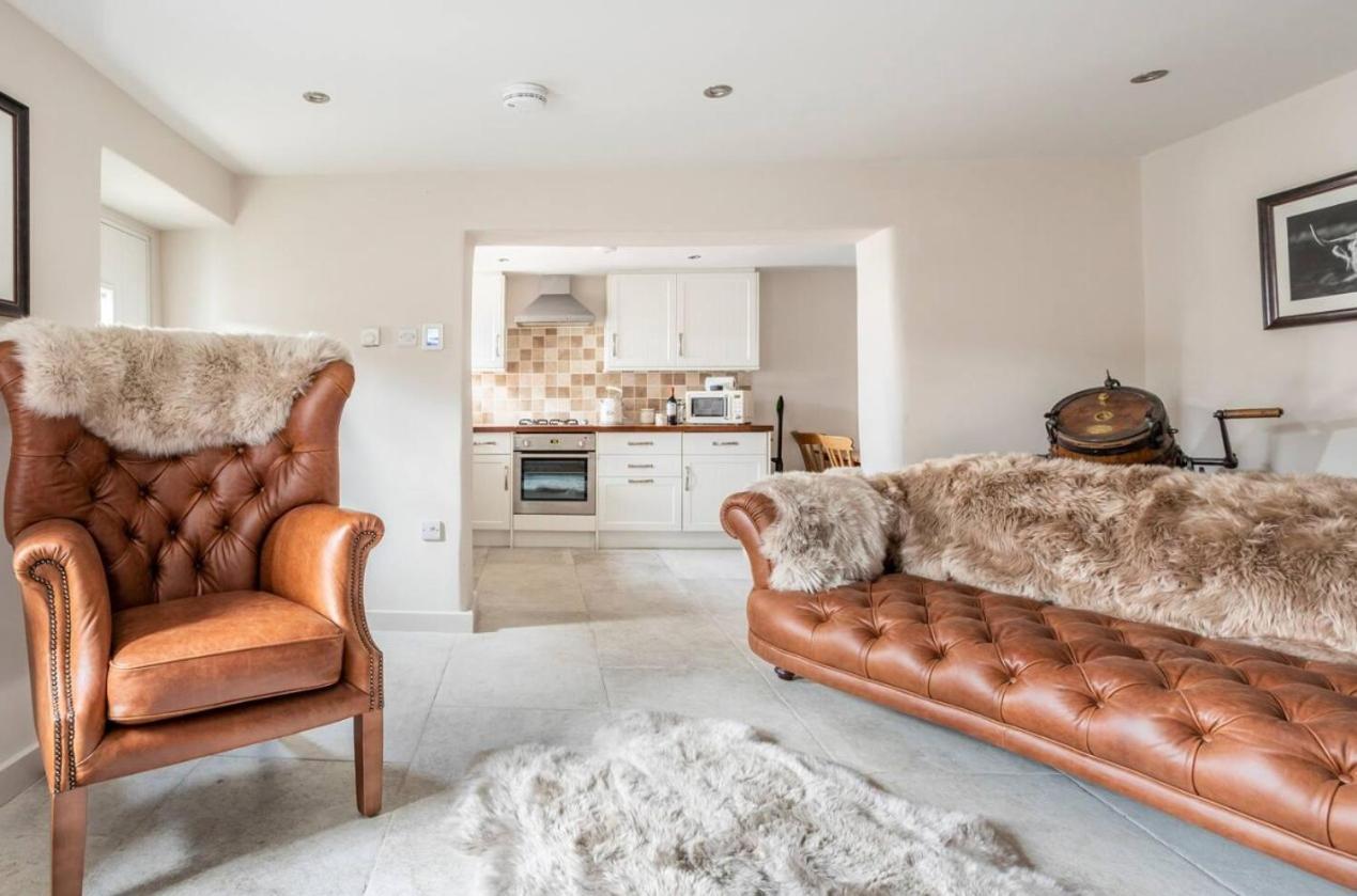Primrose With Log Burner Settle
