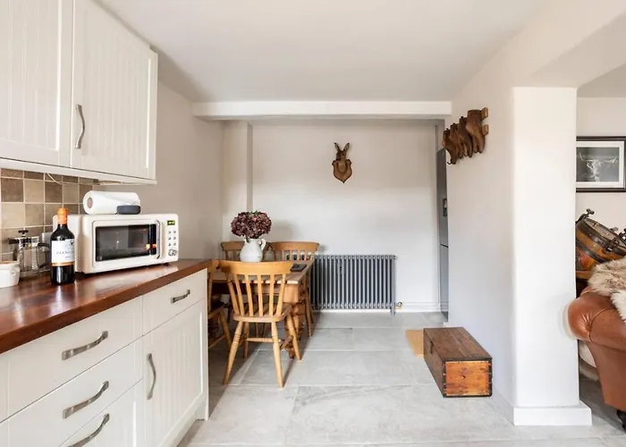 Primrose Cottage With Log Burner