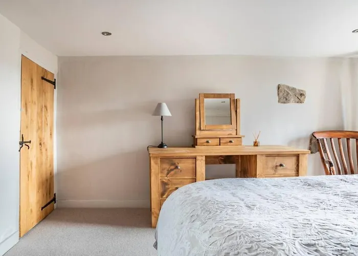 Primrose Cottage With Log Burner