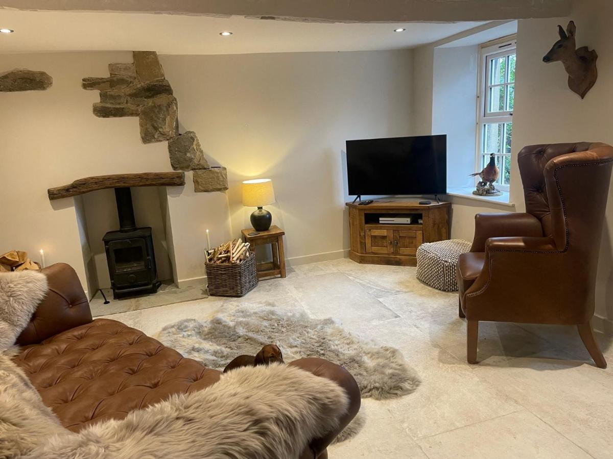 Primrose With Log Burner Settle