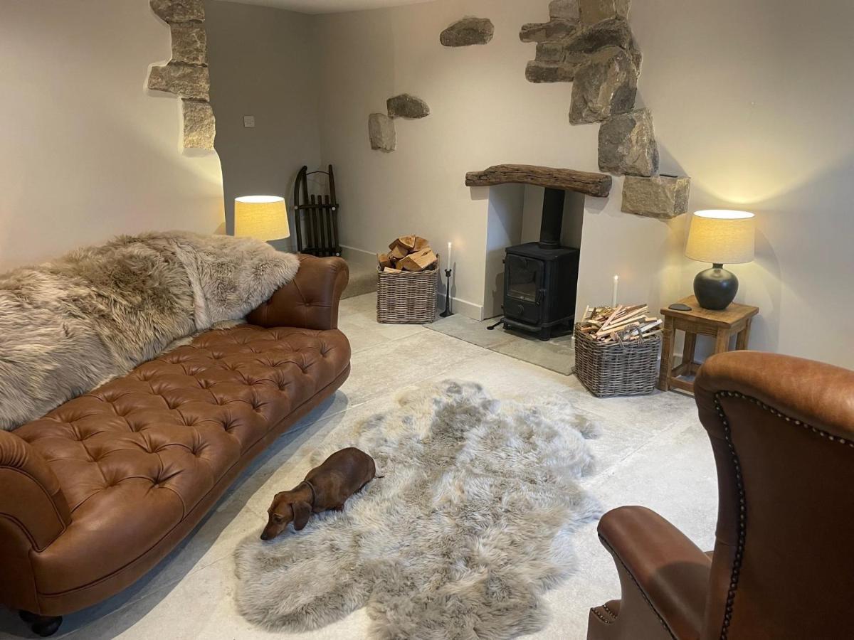 Primrose With Log Burner Settle